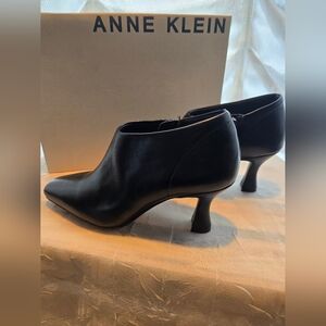 Anne Klein Black Leather Pointed Ankle Booties with Sculpted Heel